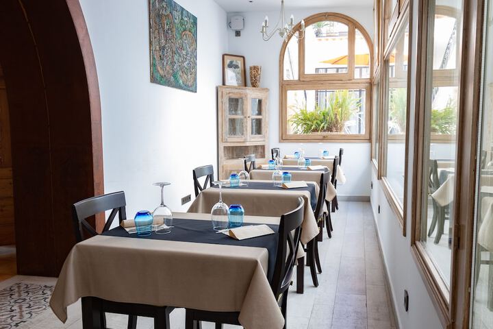 Dining 74 of 83