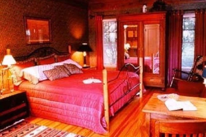 Room 26 of 63