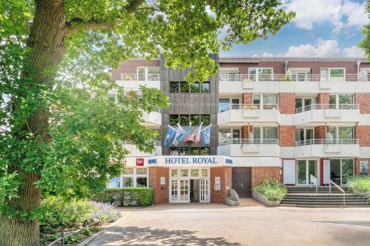 Exterior of Hotel Royal - Timmendorfer Strand