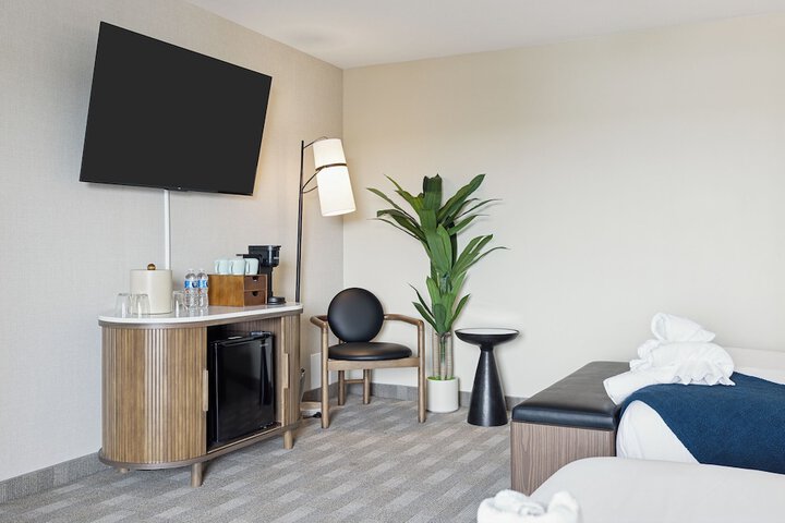Room 16 of 79