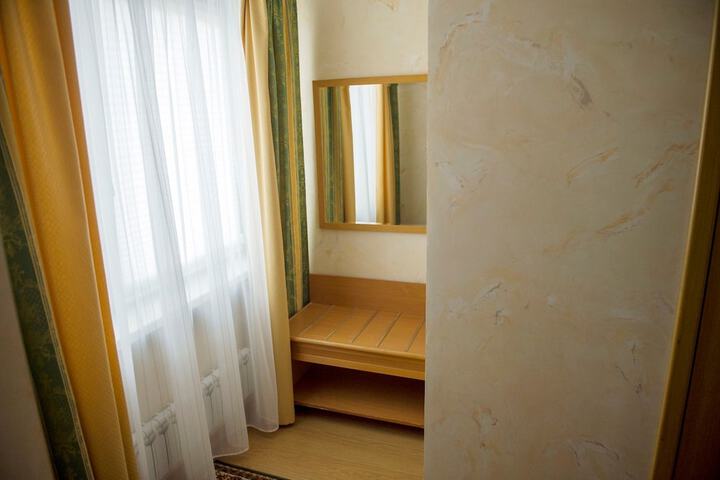 Room 9 of 68