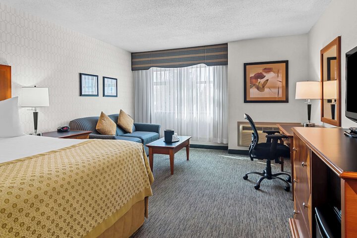 Room 15 of 38