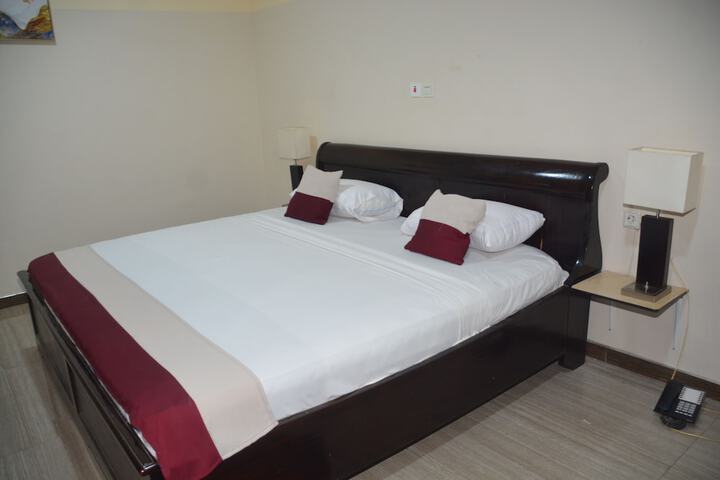 Room 9 of 21
