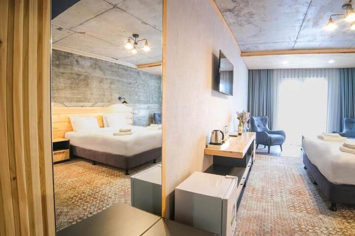 Room 2 of 45