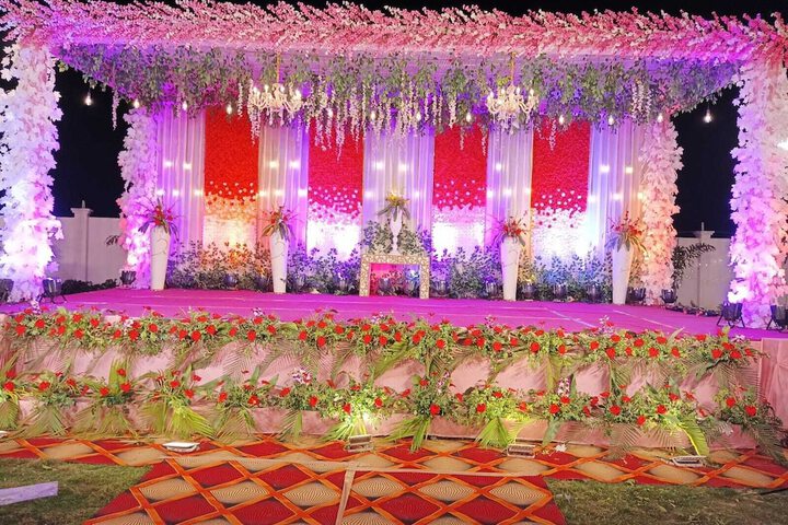 Ballroom/Hall 44 of 58