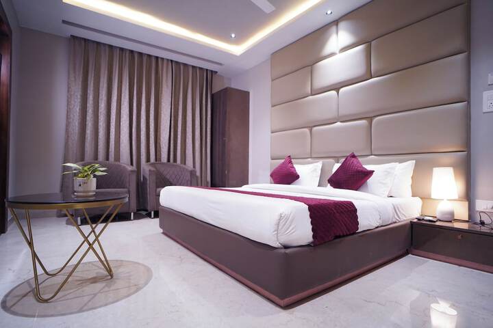 Room 16 of 30