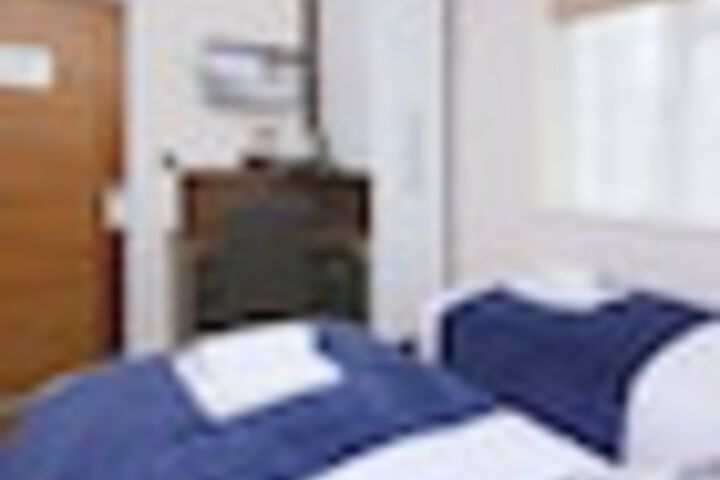 Room 47 of 171