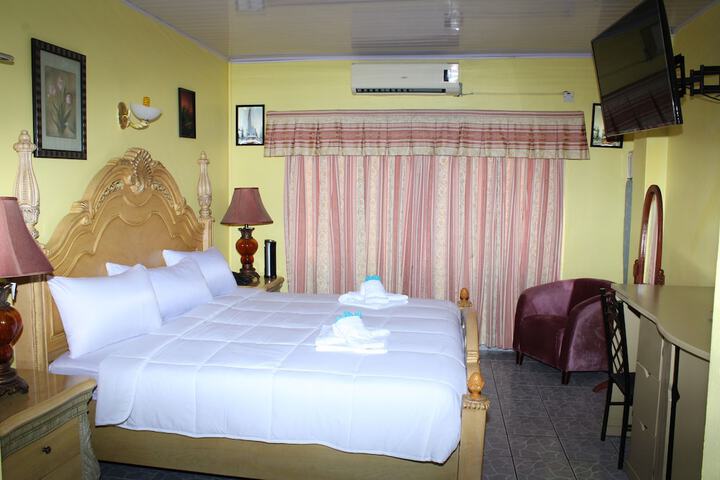 Room 6 of 7