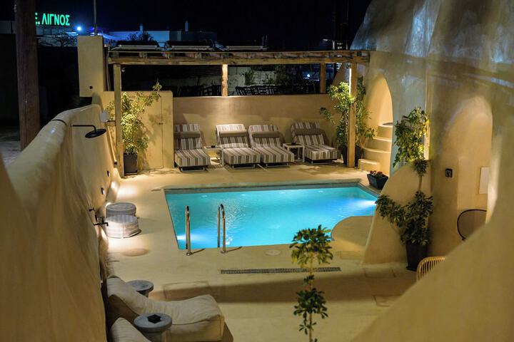 Pool 48 of 102