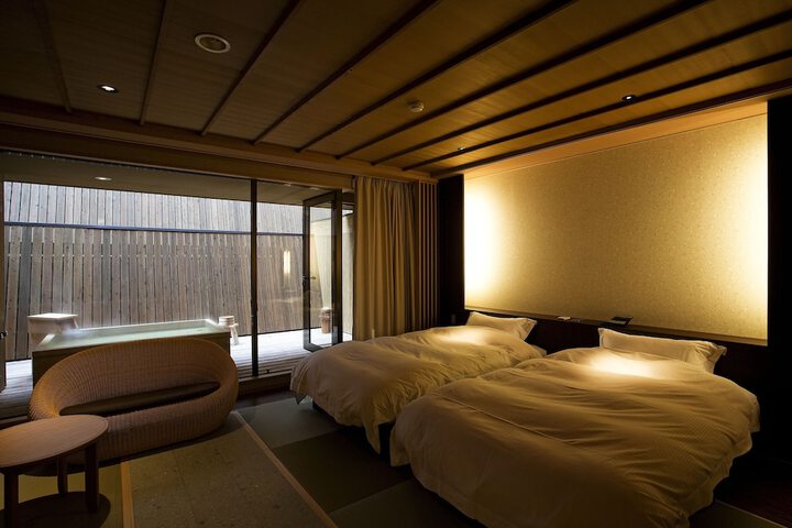 Room 14 of 107