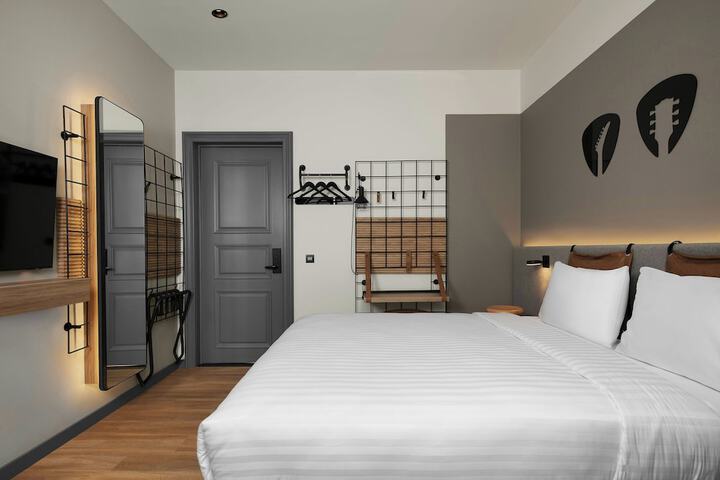 Room 16 of 54