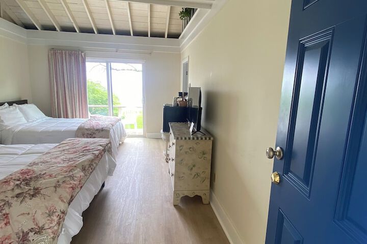Room 49 of 205