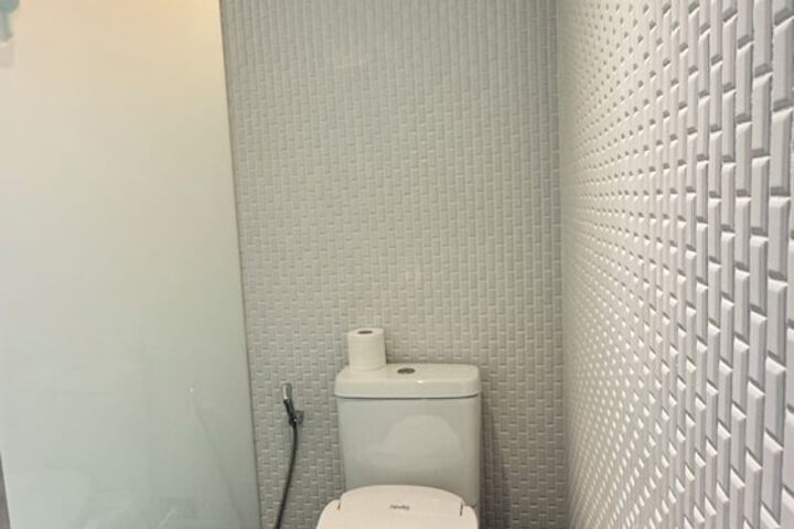 Room 33 of 49