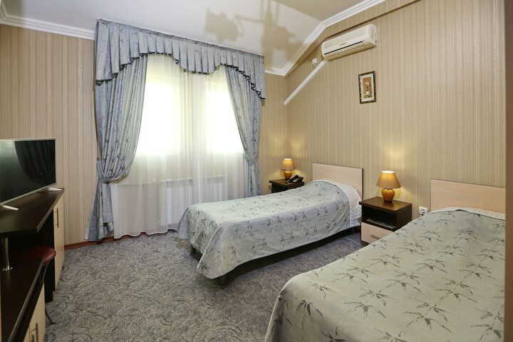 Room 11 of 24