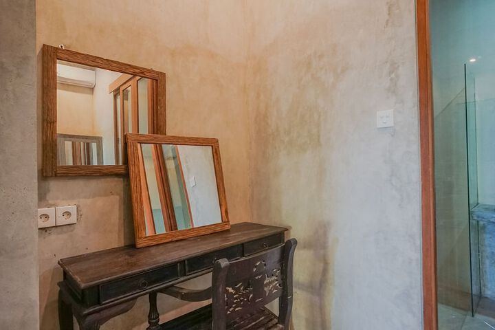 Room 16 of 165