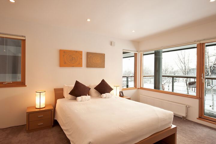 Room 23 of 35