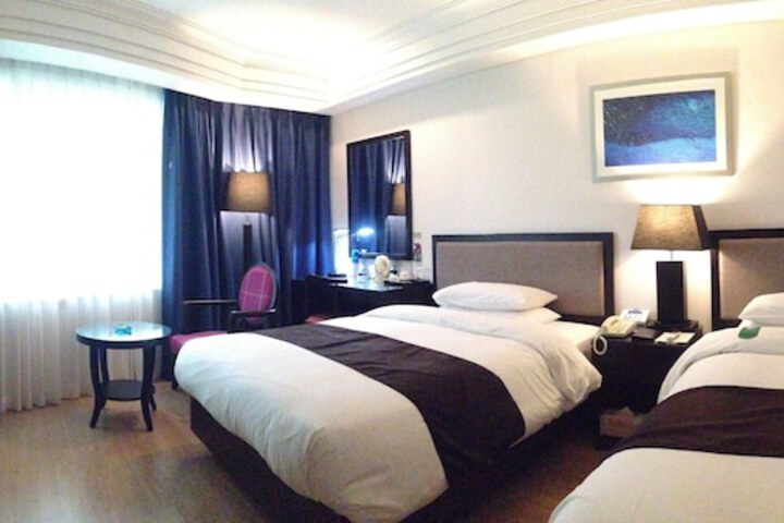 Room 17 of 79