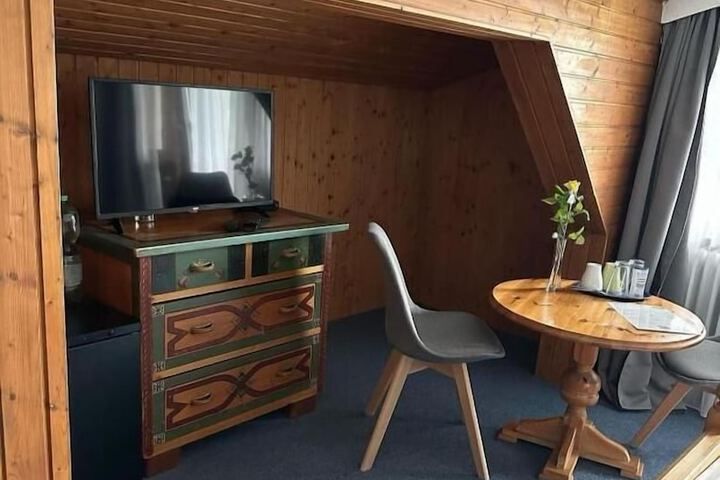 Room 9 of 62