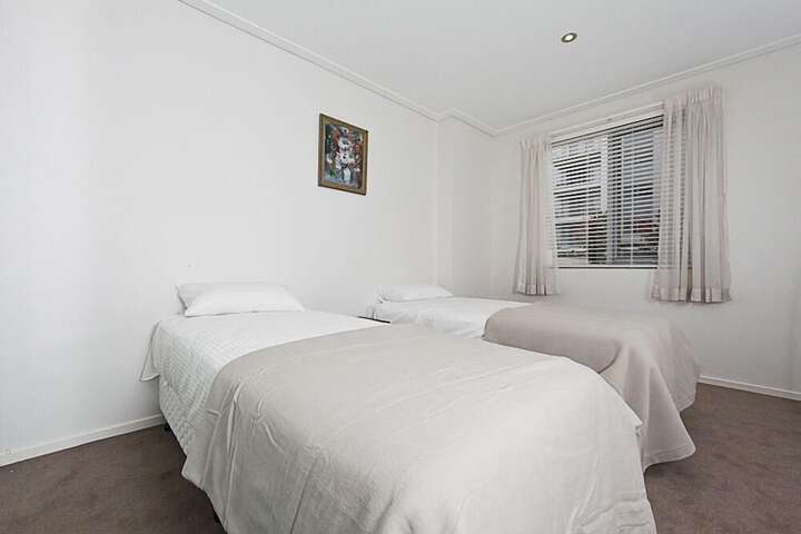 Room 21 of 255