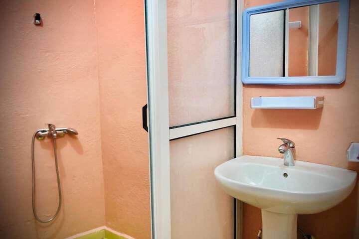 Room 32 of 51