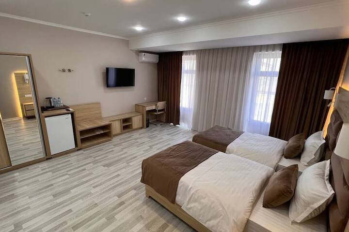 Room 9 of 36