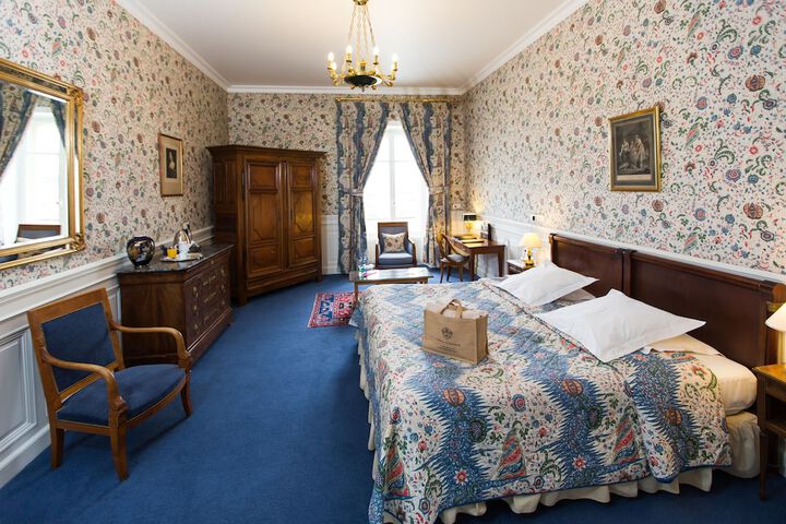 Room 9 of 51