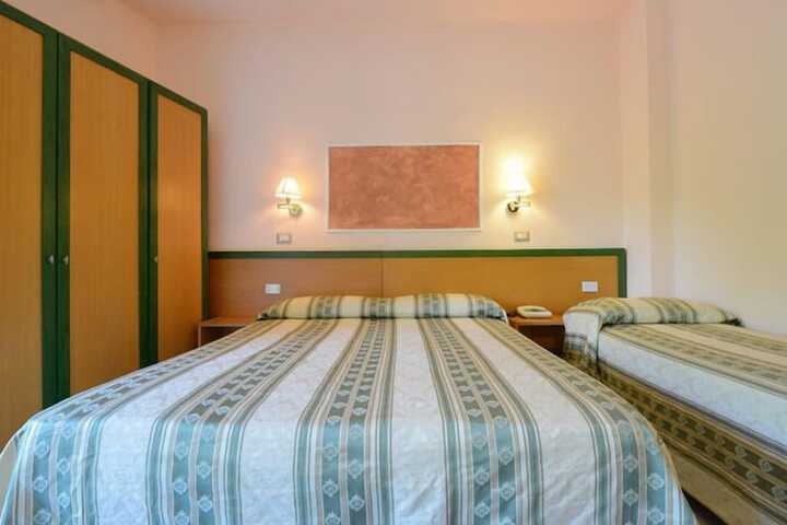 Room 7 of 15