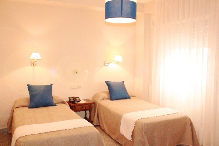 Room 15 of 28