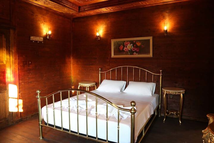 Room 15 of 17