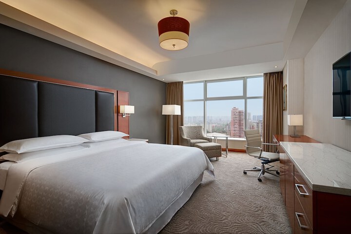 Room 11 of 46