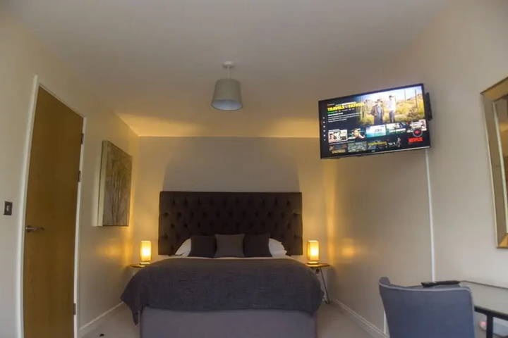 Room 4 of 19
