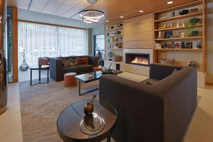 Entrance & Lobby