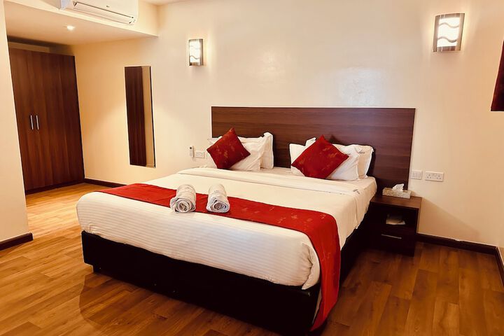 Room 12 of 30