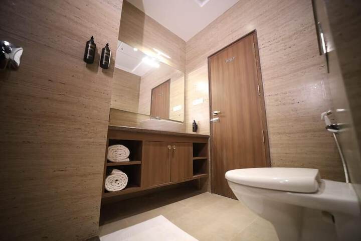 Room 19 of 28