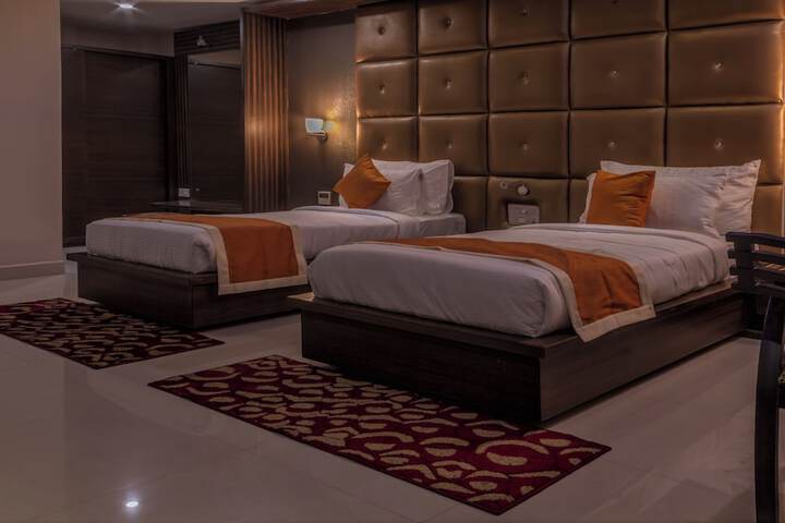 Room 3 of 6