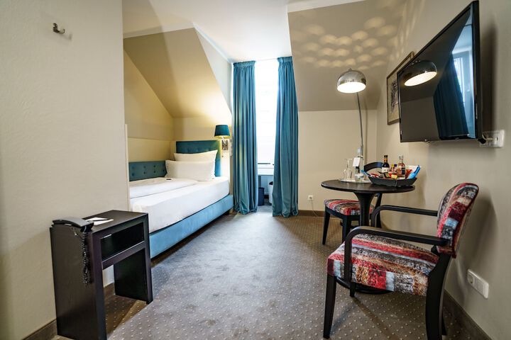 Room 53 of 73