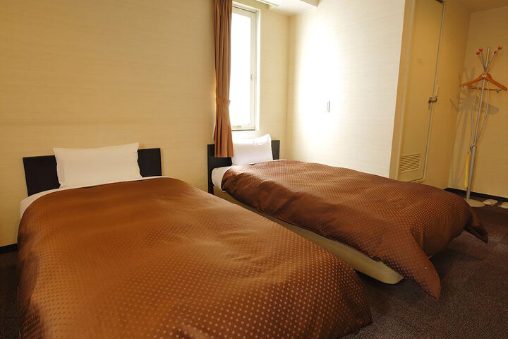 Room 10 of 46