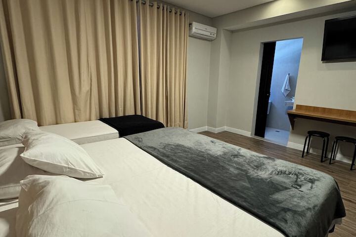 Room 40 of 80