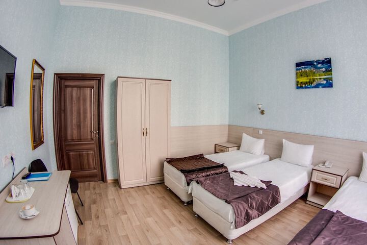 Room 12 of 30