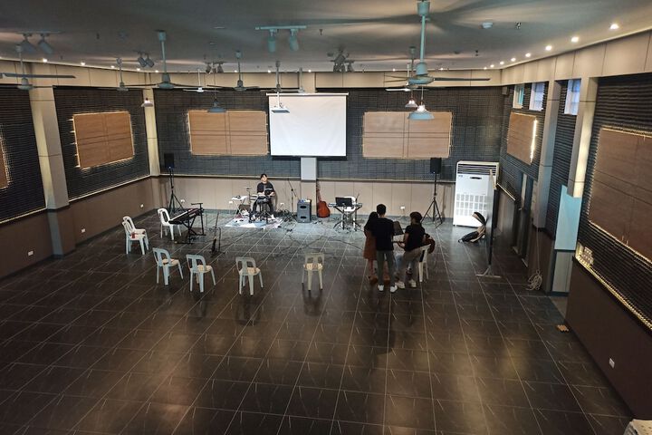 Ballroom/Hall 25 of 29