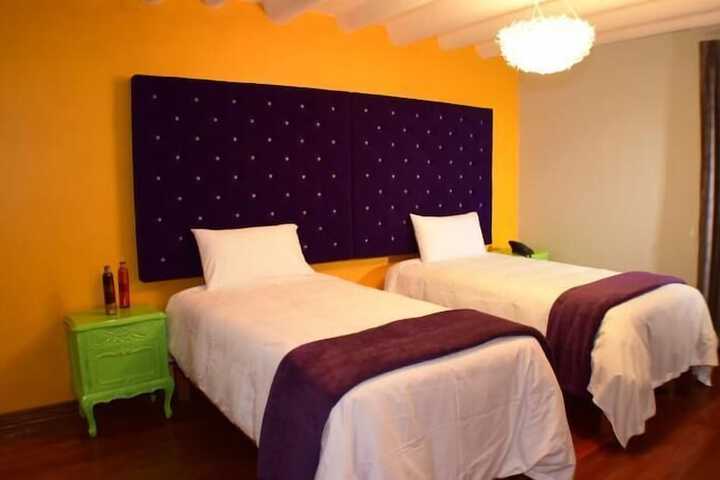 Room 11 of 28