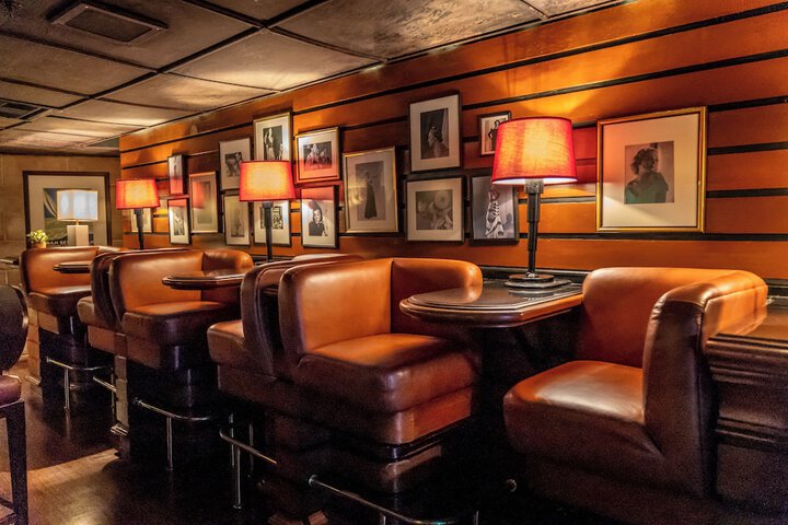 Lounge 106 of 150