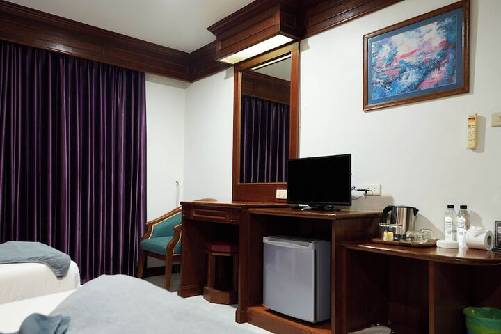 Room 50 of 136
