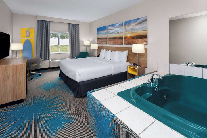 Jetted tub