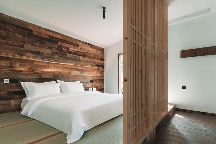 Room 17 of 110