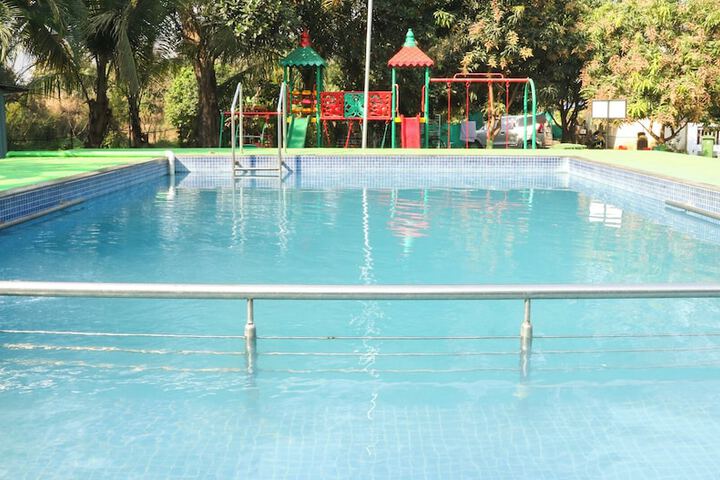 Pool 48 of 105