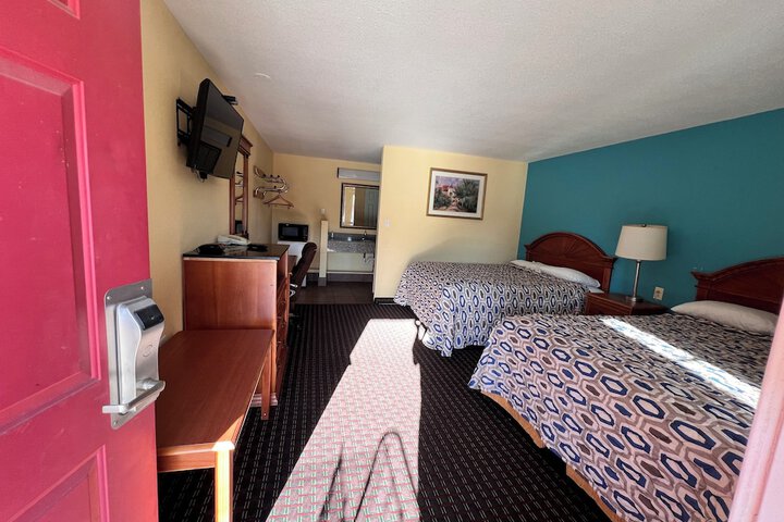Standard Double Room (4 of 7)