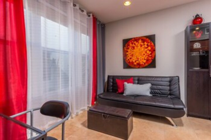 Room 12 of 30