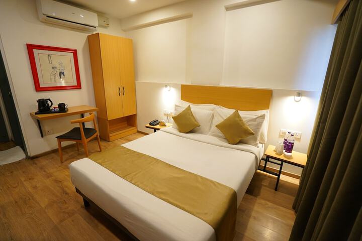 Room 19 of 37