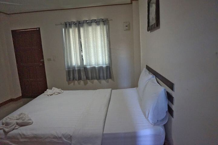 Room 7 of 24